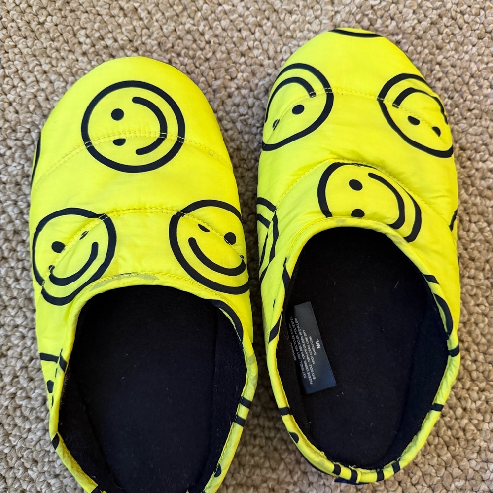 BAGGU Yellow Smiley Face Slip-On Slippers